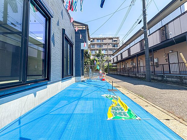 【駐車場】日々の暮らしにマイカーが必要。そんな方は物件の購入条件に駐車場は必須です。通勤に、家族のお迎えに、お買物に、おでかけに、クルマライフを楽しみたい方に。