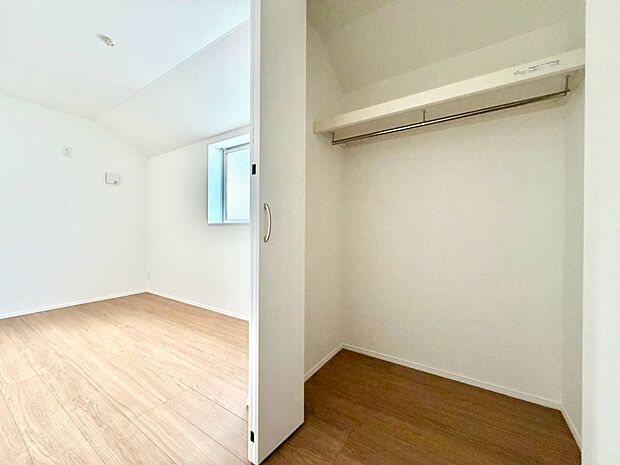 【収納】各部屋を最大限に広く使って頂ける様、全居住スペースに収納付。プライベートルームはゆったりと快適に。