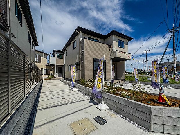 1号棟【外観】こちらの物件に少しでもご興味がありましたら、お気軽にお電話下さい。ネット上で「見えない物」「わからない事」でも、実際にご見学いただくことで、手に取るようにおわかりいただけるはず…
