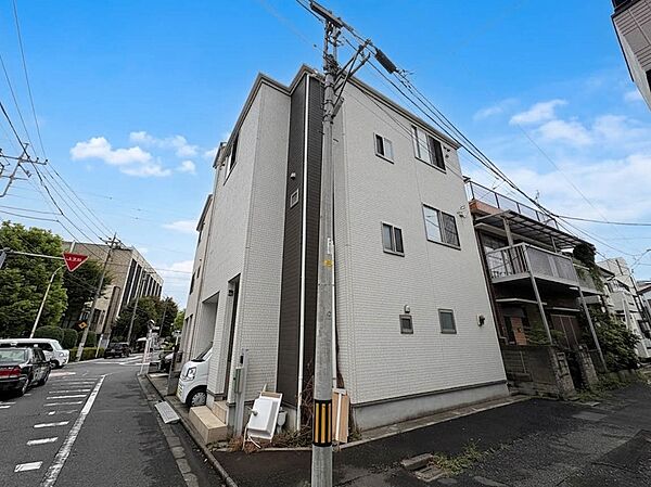 【外観】こちらの物件が少しでも気になるようでしたら、お気軽にお問合せください。人生でいちばん大きなお買い物ですので、ゆっくりご見学ください。ネット上の画像と実際の見学では、リアル感がまるで違…