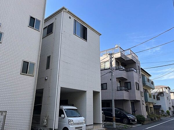 【外観】家の良し悪しだけでなく周辺環境も重要なポイント。
