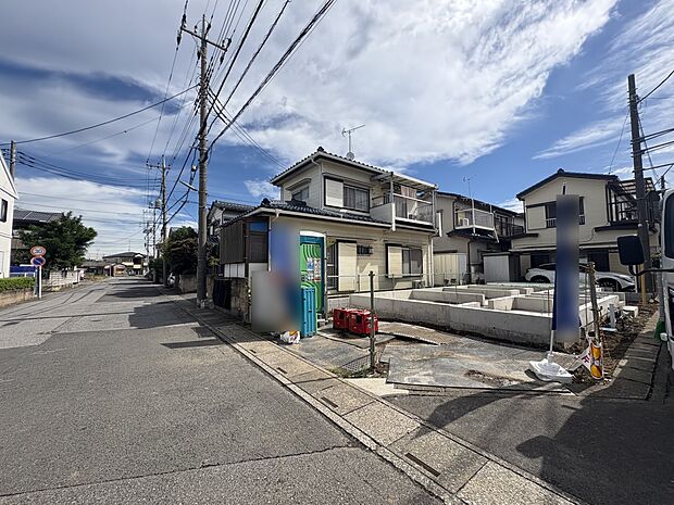 【前面道路】車の通行が少ないので、静かな住環境を維持することができます。