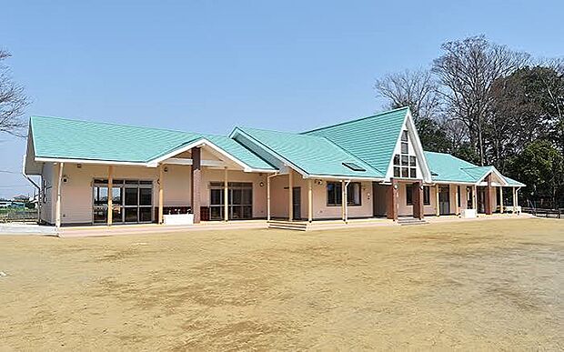 幼稚園・保育園 850m まどか幼稚園