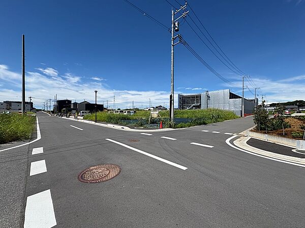 【現地】陽当りや通風性など各所に施された工夫で住みやすさを実現。部屋の大きさや周辺環境・街並など、資料には掲載していない情報が現地にはたくさんございます。是非ご確認下さい。