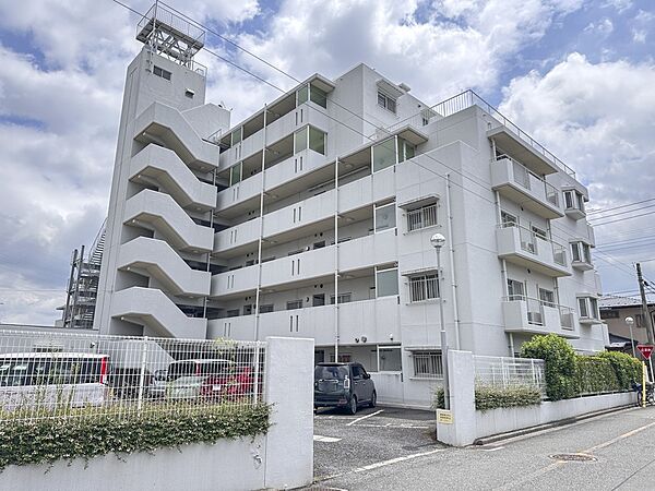 【外観】こちらの物件が少しでも気になるようでしたら、お気軽にお問合せください。人生でいちばん大きなお買い物ですので、ゆっくりご見学ください。ネット上の画像と実際の見学では、リアル感がまるで違…
