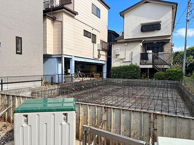 【外観】家族の温かさと陽光の暖かさ、楽しい毎日と明るい未来を予感させる「空間が織り成すひとつ先の住み心地」を演出します。