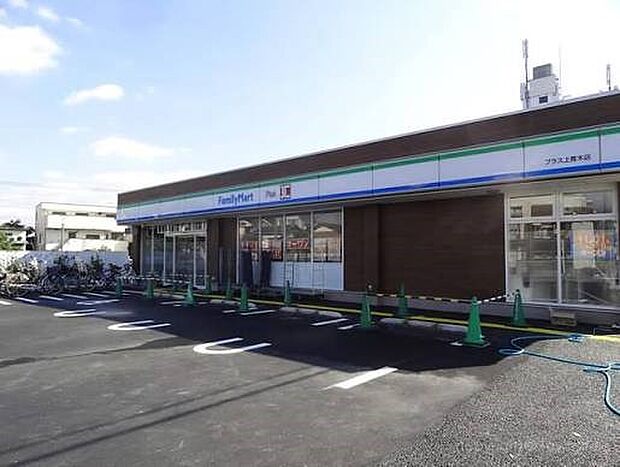コンビニ 669m ファミリーマート川口上青木二丁目店(ファミリーマートの強さは、少量のお惣菜を売るファミデリカとドラッグストアと組んだコラボ。サラダを中心にしたヘルシー食材が充実のコンビニ…