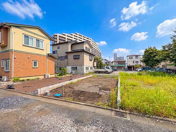 【外観】家族の温かさと陽光の暖かさ、楽しい毎日と明るい未来を予感させる「空間が織り成すひとつ先の住み心地」を演出します。