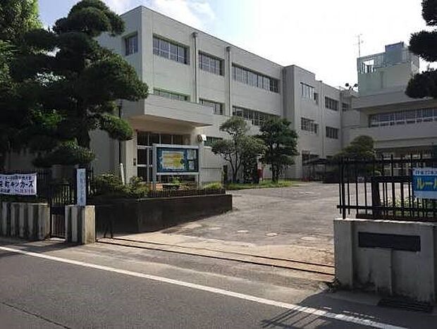 小学校 1550m 春日部市立内牧小学校
