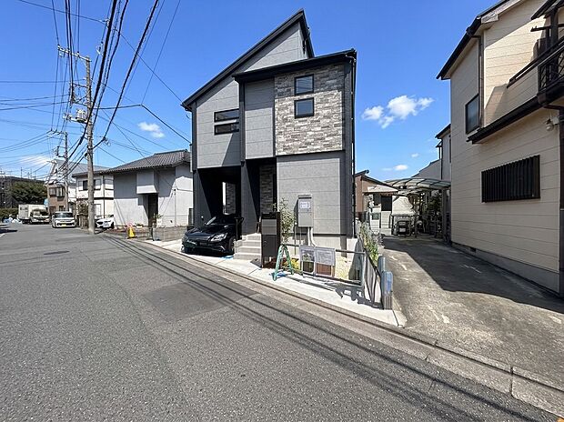 【外観】家族の温かさと陽光の暖かさ、楽しい毎日と明るい未来を予感させる「空間が織り成すひとつ先の住み心地」を演出します。