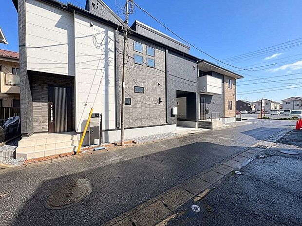 【前面道路】車の通行が少ないので、静かな住環境を維持することができます。