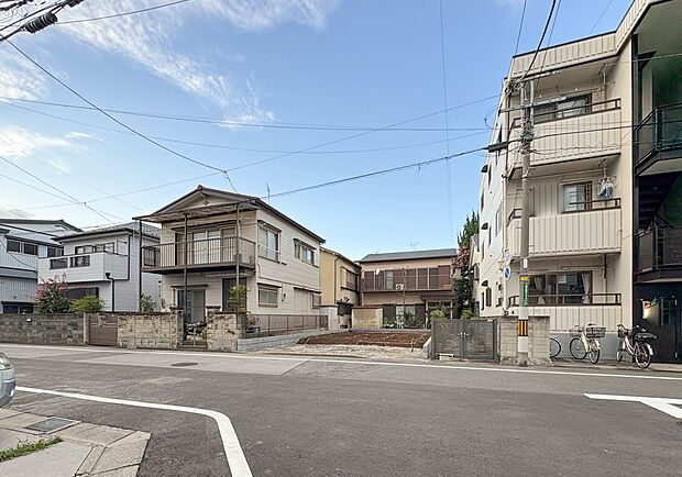 【外観】こちらの物件が少しでも気になるようでしたら、お気軽にお問合せください。人生でいちばん大きなお買い物ですので、ゆっくりご見学ください。ネット上の画像と実際の見学では、リアル感がまるで違…
