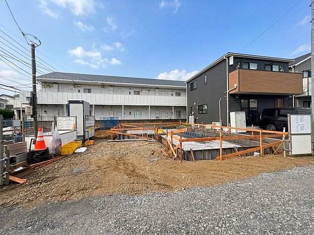 【外観】ここから始まる「日常」はご家族にとってかけがえのない時間となります。少しでも豊かに、快適に。そんな想いから本邸宅は生まれました。