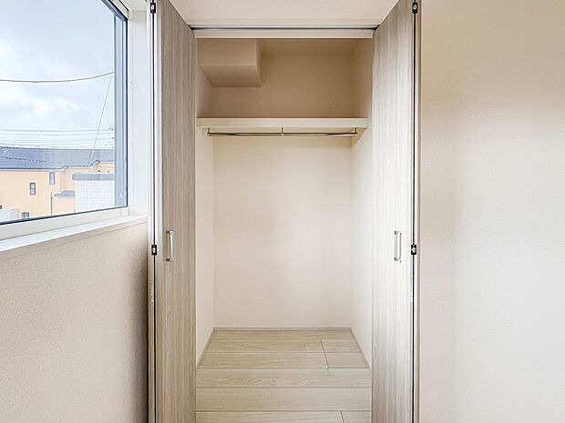 【収納】各部屋を最大限に広く使って頂ける様、全居住スペースに収納付。プライベートルームはゆったりと快適に。