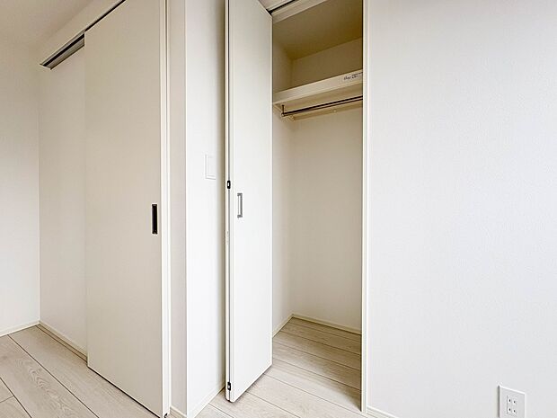 【収納】各部屋を最大限に広く使って頂ける様、全居住スペースに収納付。プライベートルームはゆったりと快適に。