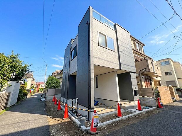 【前面道路】車の通行が少ないので、静かな住環境を維持することができます。