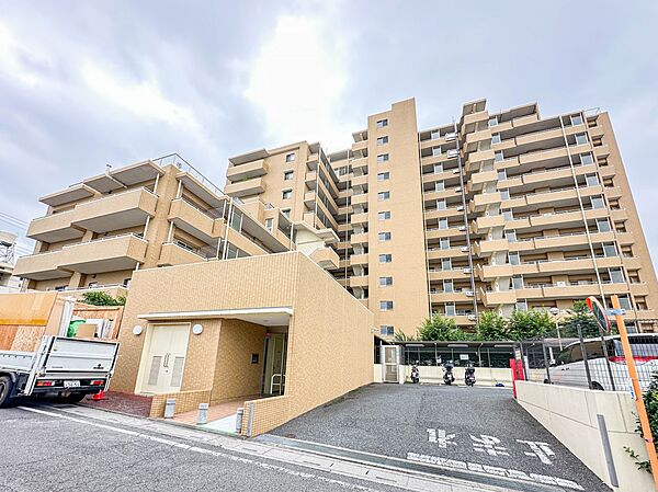 【外観】家の良し悪しだけでなく周辺環境も重要なポイント。