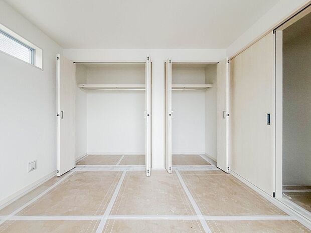 【収納】各部屋を最大限に広く使って頂ける様、全居住スペースに収納付。プライベートルームはゆったりと快適に。