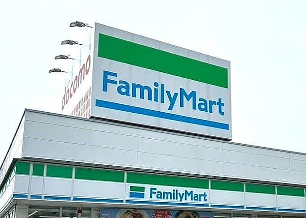 コンビニ 350m ファミリーマート越谷弥十郎店