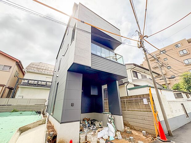 2号棟【外観】こちらの物件に少しでもご興味がありましたら、お気軽にお電話下さい。ネット上で「見えない物」「わからない事」でも、実際にご見学いただくことで、手に取るようにおわかりいただけるはず…