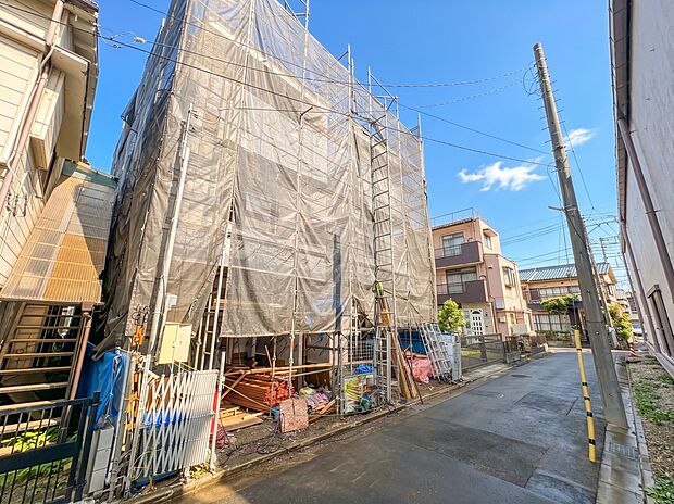 【前面道路】車の通行が少ないので、静かな住環境を維持することができます。