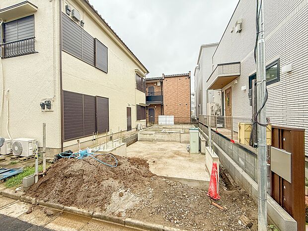 【外観】家族の温かさと陽光の暖かさ、楽しい毎日と明るい未来を予感させる「空間が織り成すひとつ先の住み心地」を演出します。