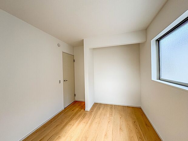 【収納】各部屋を最大限に広く使って頂ける様、全居住スペースに収納付。プライベートルームはゆったりと快適に。