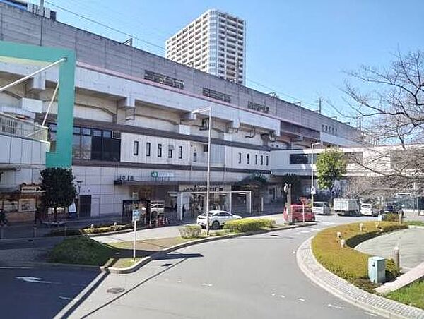 駅 800m 武蔵浦和駅(池袋・新宿・渋谷など通勤やショッピングに便利な駅がある埼京線と武蔵野線が交差する武蔵浦和駅。すみやすい街の駅として、知名度が急増中です。)