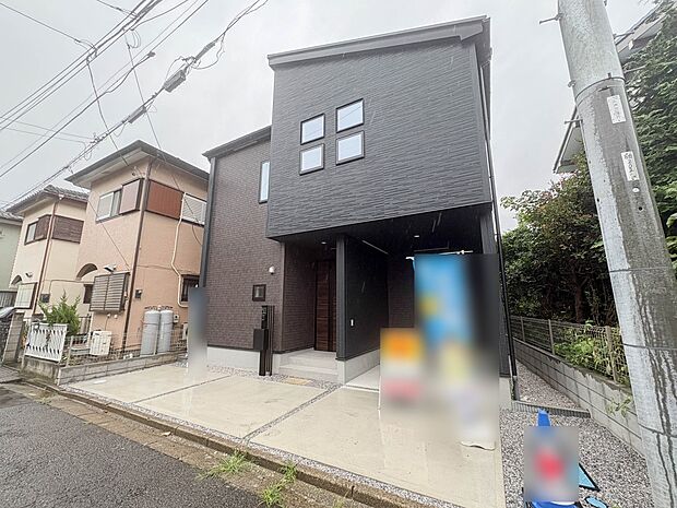 【外観】家族の温かさと陽光の暖かさ、楽しい毎日と明るい未来を予感させる「空間が織り成すひとつ先の住み心地」を演出します。