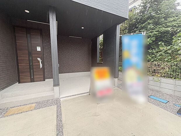 【駐車場】日々の暮らしにマイカーが必要。そんな方は物件の購入条件に駐車場は必須です。通勤に、家族のお迎えに、お買物に、おでかけに、クルマライフを楽しみたい方に。