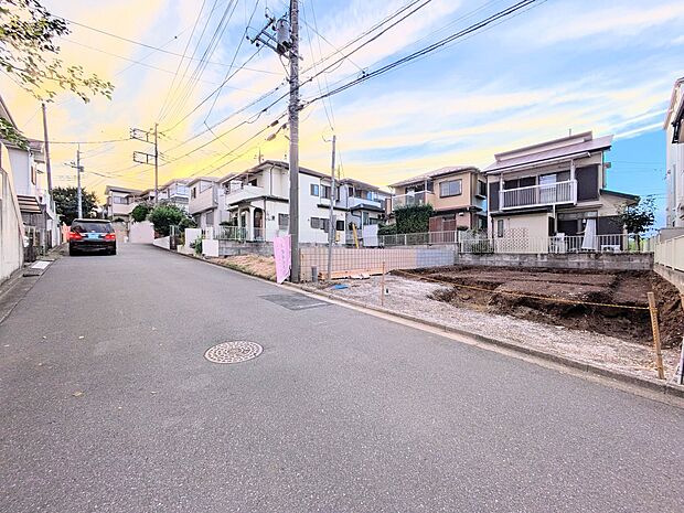 【外観】家は一生のお買物。自分ならではの家族ならではの、家にしたい。書斎を設ける。子どものプレイングルームを設ける。趣味のオーディオルームを設置する。夢を追うオンリーワンの家です。
