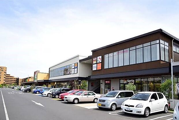 ショッピングセンター 1845m ハレノテラス