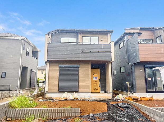 【外観】家族の温かさと陽光の暖かさ、楽しい毎日と明るい未来を予感させる「空間が織り成すひとつ先の住み心地」を演出します。
