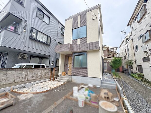 【外観】こちらの物件が少しでも気になるようでしたら、お気軽にお問合せください。人生でいちばん大きなお買い物ですので、ゆっくりご見学ください。ネット上の画像と実際の見学では、リアル感がまるで違…