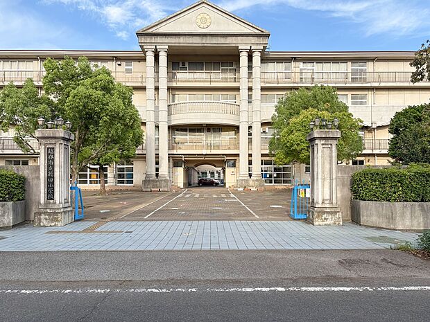 小学校 1200m 越谷市立花田小学校