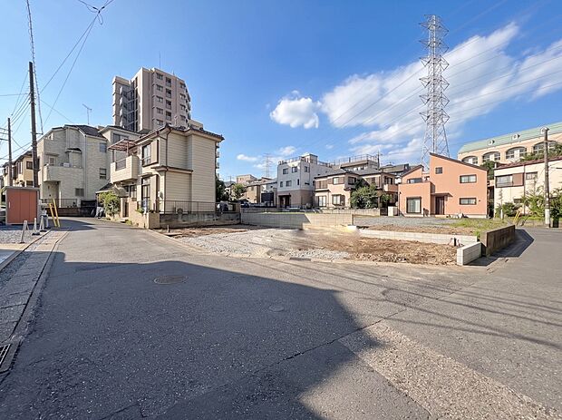 (AIにより天候はCG加工してます)【前面道路】車の通行が少ないので、静かな住環境を維持することができます。