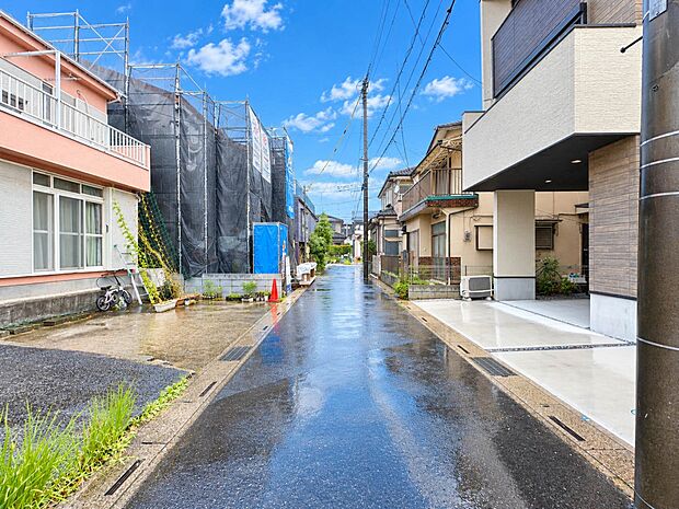 【前面道路】車の通行が少ないので、静かな住環境を維持することができます。