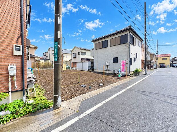 【土地】家族の温かさと陽光の暖かさ、楽しい毎日と明るい未来を予感させる「空間が織り成すひとつ先の住み心地」を演出します。