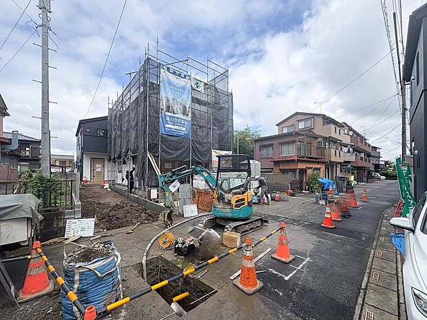 【前面道路】車の通行が少ないので、静かな住環境を維持することができます。