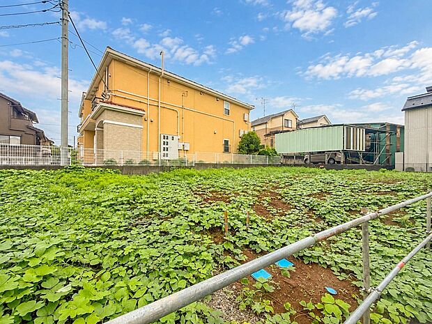 1号棟【外観】こちらの物件が少しでも気になるようでしたら、お気軽にお問合せください。人生でいちばん大きなお買い物ですので、ゆっくりご見学ください。ネット上の画像と実際の見学では、リアル感がま…