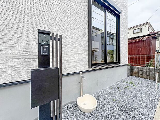 【庭】庭がある戸建てに住む楽しみのひとつは、自分たちの好みに合わせて、家庭菜園や庭づくりができることでしょう。自由自在に庭をコーディネートしてみませんか!