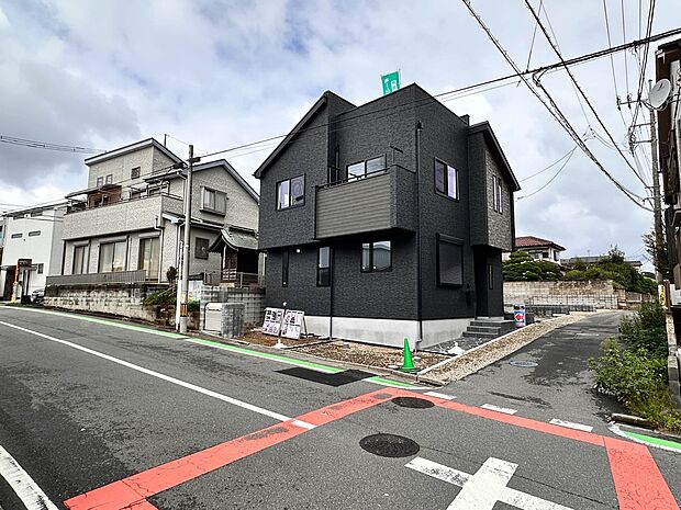 【前面道路】車の通行が少ないので、静かな住環境を維持することができます。