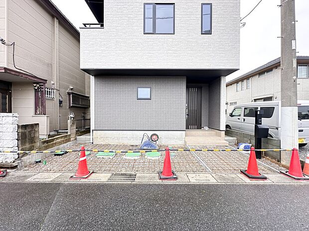【外観】家族の温かさと陽光の暖かさ、楽しい毎日と明るい未来を予感させる「空間が織り成すひとつ先の住み心地」を演出します。