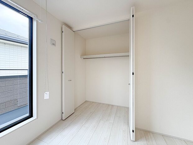 【収納】各部屋を最大限に広く使って頂ける様、全居住スペースに収納付。プライベートルームはゆったりと快適に。