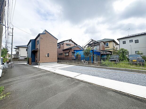 【前面道路】車の通行が少ないので、静かな住環境を維持することができます。