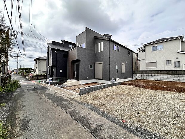 【前面道路】車の通行が少ないので、静かな住環境を維持することができます。