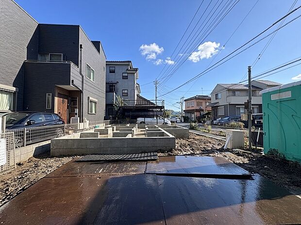 【外観】家族の温かさと陽光の暖かさ、楽しい毎日と明るい未来を予感させる「空間が織り成すひとつ先の住み心地」を演出します。