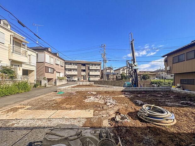 【前面道路】車の通行が少ないので、静かな住環境を維持することができます。