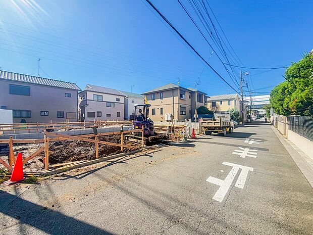 【前面道路】車の通行が少ないので、静かな住環境を維持することができます。