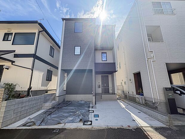 【前面道路】車の通行が少ないので、静かな住環境を維持することができます。
